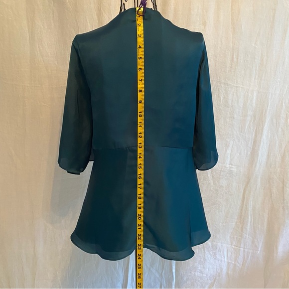 Lovers and Friends blue/green size small top. Tie front, flutter sleeves. Satiny - Picture 3 of 7